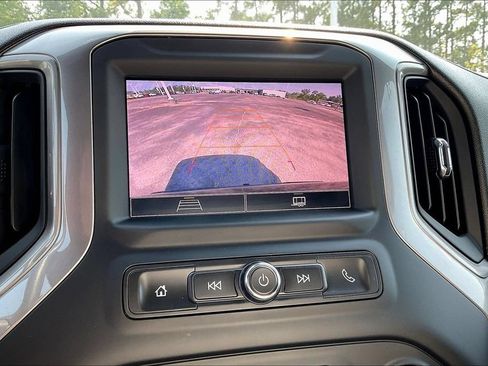 Used 2022 Chevrolet Silverado 1500 Custom AWD/4WD image 18