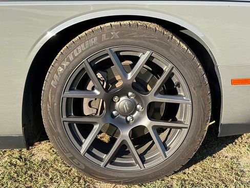 Used 2017 Dodge Challenger R/T w/ Quick Order Package 28P T/A RWD image 3