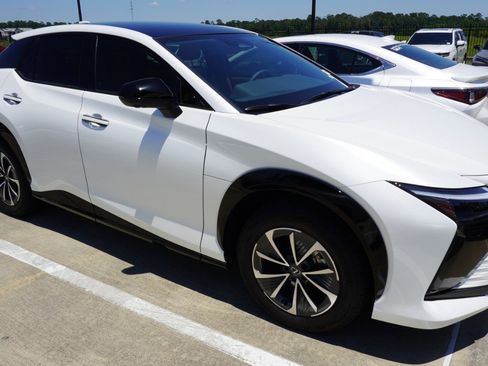 Used 2025 Lexus RZ 300e w/ Accessory Package (Z1) FWD image 3