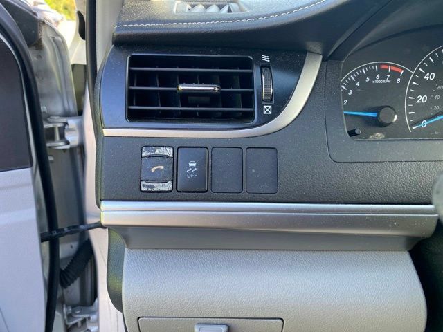 Used 2012 Toyota Camry FWD image 23