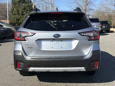 Used 2022 Subaru Outback Limited image 4