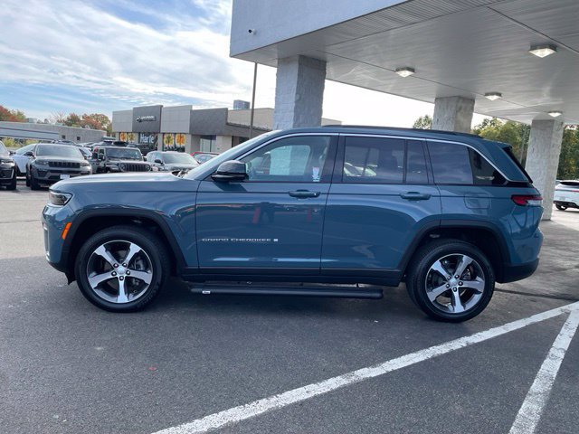 Used 2026 Jeep Grand Cherokee Limited AWD/4WD image 8