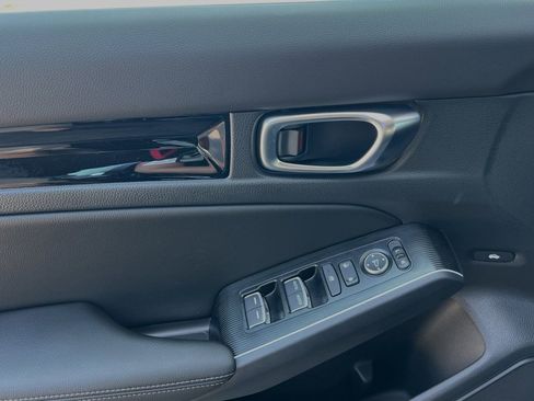 Used 2025 Honda Civic Sport image 9