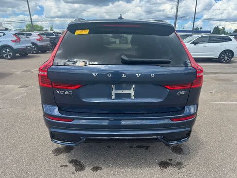 Used 2025 Volvo XC60 B5 Plus AWD/4WD image 6