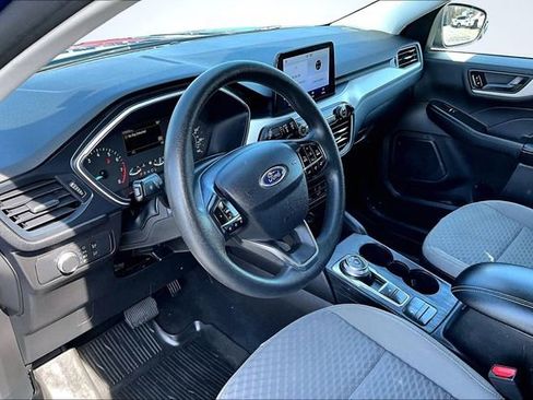 Used 2022 Ford Escape SE image 17