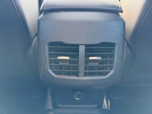 Used 2019 Ford Fusion SE w/ Equipment Group 151A FWD image 19