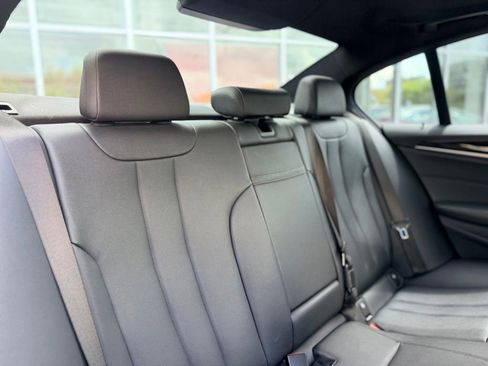 Used 2019 BMW 530i xDrive w/ Convenience Package AWD/4WD image 19