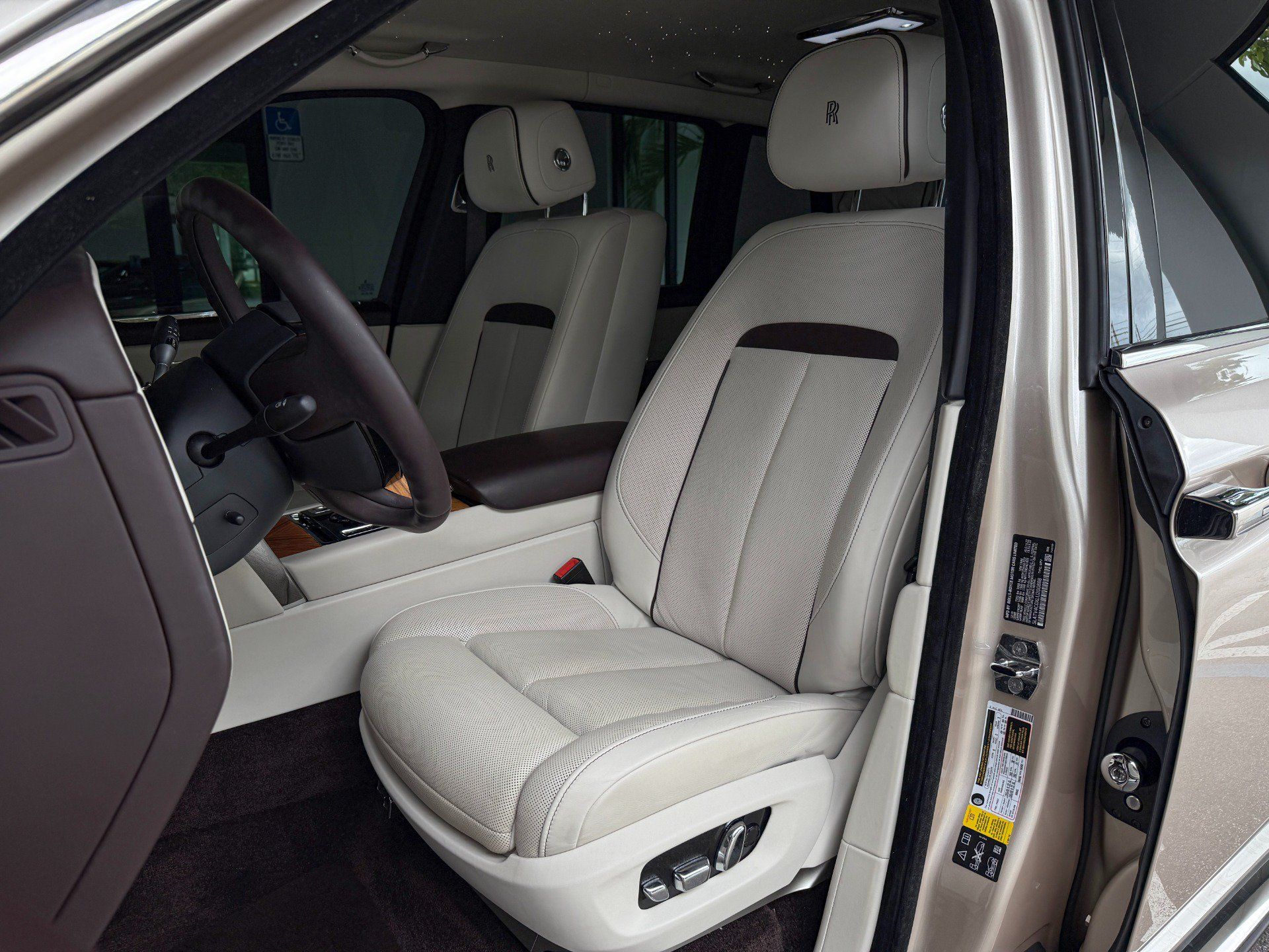 Used 2020 Rolls-Royce Cullinan AWD/4WD image 21