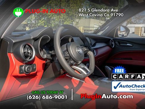 Used 2020 Alfa Romeo Stelvio image 2