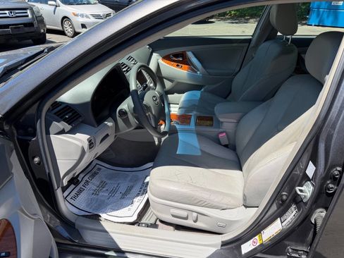 Used 2010 Toyota Camry XLE FWD image 11