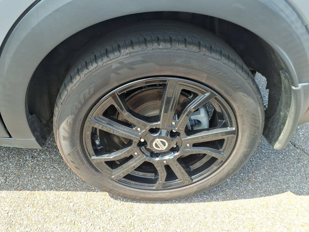 Used 2021 Nissan Kicks SR w/ SR Premium Package FWD image 10