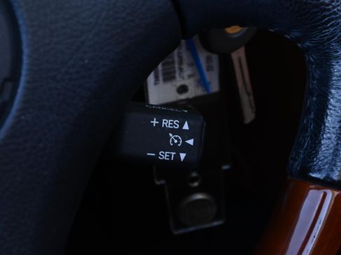 Used 2005 Lexus SC 430 Convertible image 27