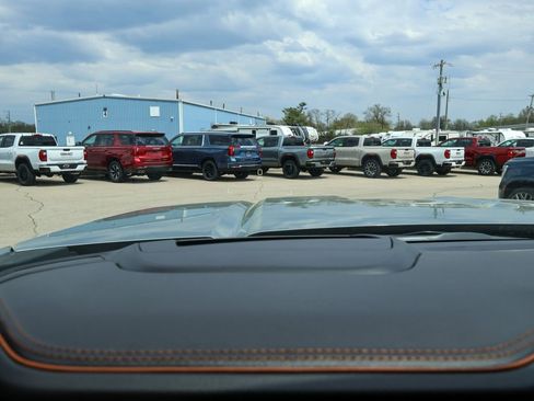 New 2026 GMC Sierra 2500 AT4 image 21