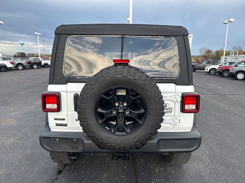 Used 2022 Jeep Wrangler Unlimited Sport image 4