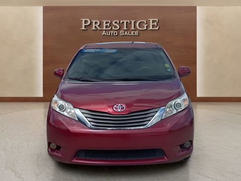Used 2012 Toyota Sienna XLE FWD image 15
