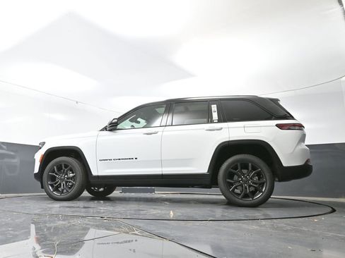 New 2025 Jeep Grand Cherokee Limited w/ Trailer Tow Package image 51
