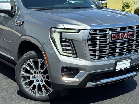 New 2026 GMC Yukon XL Denali w/ Denali Reserve Package AWD/4WD image 3