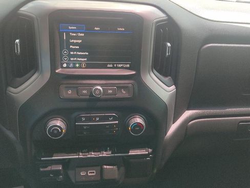 Used 2022 Chevrolet Silverado 2500 Custom w/ Custom Value Package AWD/4WD image 15