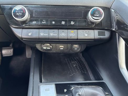 Used 2022 Hyundai Elantra Limited image 21