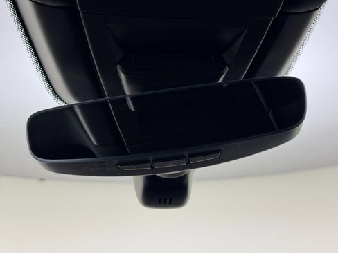 Used 2024 Porsche Cayenne w/ Premium Package image 36