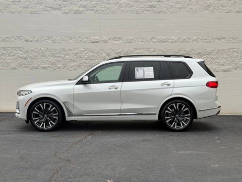 Used 2021 BMW X7 xDrive40i w/ Premium Package image 2