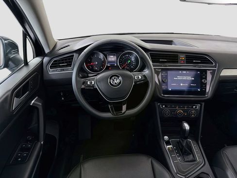 Used 2020 Volkswagen Tiguan SE w/ Panoramic Sunroof Package FWD image 26