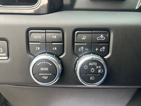 Used 2023 GMC Sierra 1500 AT4 w/ AT4 Premium Package AWD/4WD image 17