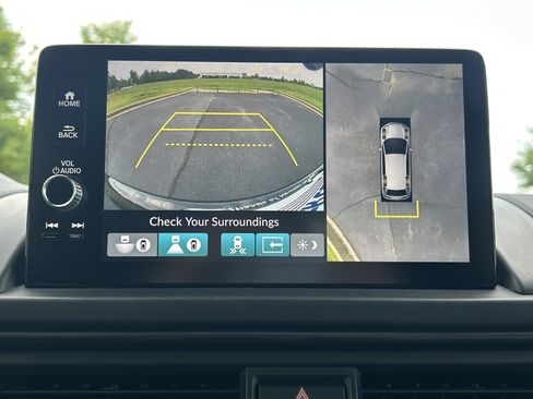Certified 2025 Honda Pilot TrailSport image 14