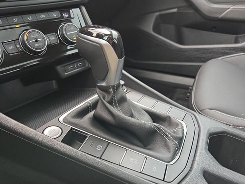 Used 2023 Volkswagen Jetta SE w/ Panoramic Sunroof Package image 26