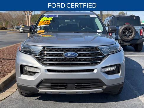 Certified 2022 Ford Explorer XLT w/ Equipment Group 202A image 3