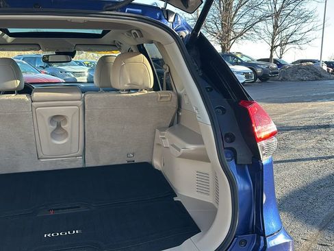 Used 2018 Nissan Rogue SL w/ Premium Package image 34