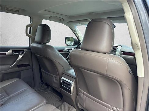 Used 2018 Lexus GX 460 Premium w/ Premium Package AWD/4WD image 22