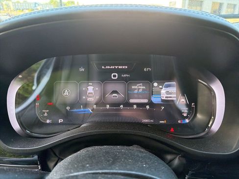 Used 2025 RAM 1500 Limited AWD/4WD image 18