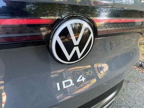 Used 2023 Volkswagen ID.4 Pro S Plus RWD image 32
