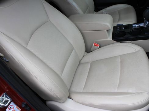 Used 2016 Subaru Outback 3.6R Limited image 18