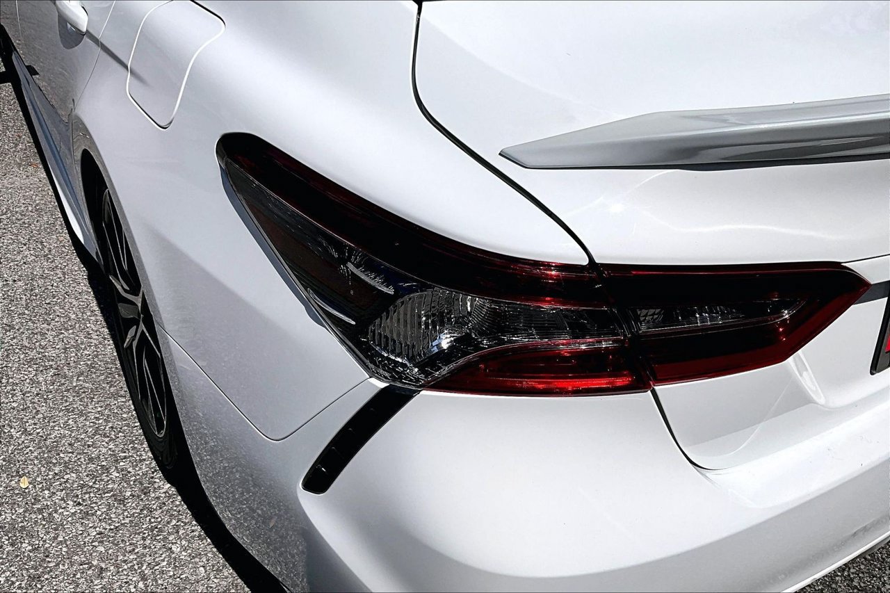 Used 2023 Toyota Camry SE FWD image 17