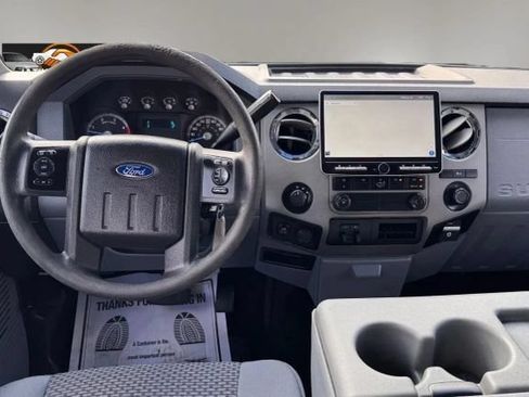 Used 2016 Ford F250 XLT w/ Camper Package AWD/4WD image 9