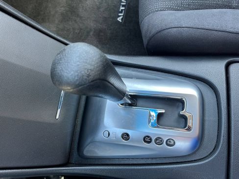 Used 2012 Nissan Altima 2.5 S w/ 20th Anniversary Pkg FWD image 18