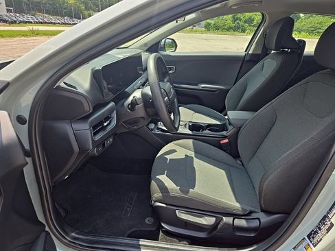 Used 2025 Kia K4 FWD image 15