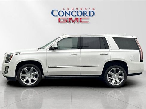 Used 2017 Cadillac Escalade Premium Luxury image 7