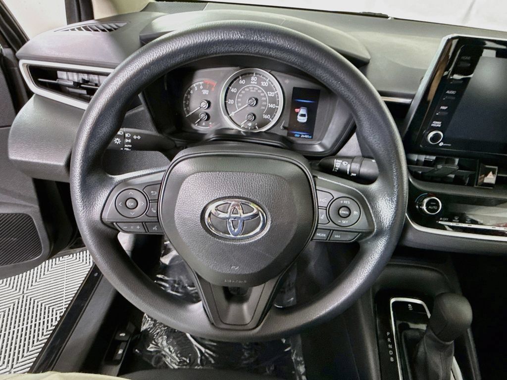 Used 2022 Toyota Corolla LE FWD image 18