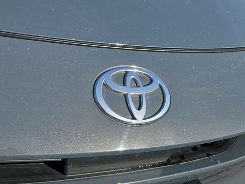 Used 2024 Toyota Prius LE image 11