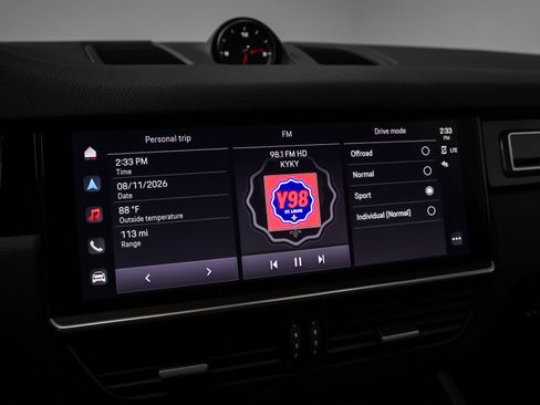 Certified 2023 Porsche Cayenne AWD/4WD image 36