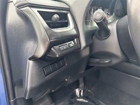 Certified 2022 Lexus UX 200 w/ Accessory Package (Z2) image 29