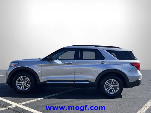 Used 2021 Ford Explorer XLT w/ Equipment Group 202A image 25