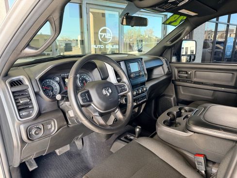 Used 2024 RAM 2500 Tradesman w/ Chrome Appearance Group image 8