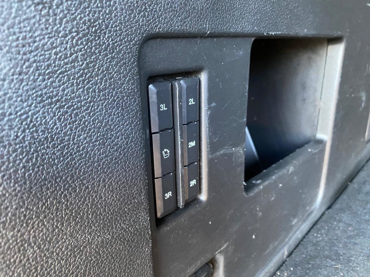 Used 2019 Ford Expedition Max Limited RWD image 16