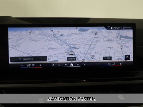 Used 2024 BMW X7 xDrive40i w/ M Sport Package AWD/4WD image 3