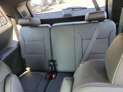 Used 2023 Chevrolet Traverse RS AWD/4WD image 17