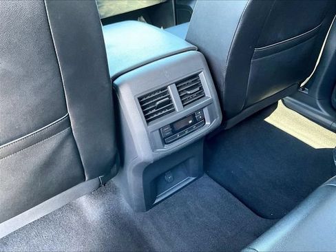 Used 2023 Volkswagen Atlas SE FWD image 11
